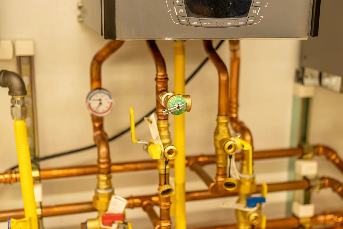 Licensed technician providing Pipe Repair for a homeowner in Jacksonville